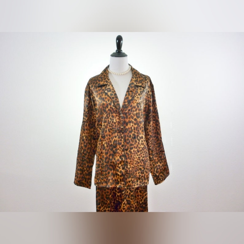 Frederick's of Hollywood Leopard Print Pajama Set Size M satiny Feel - Picture 15 of 15